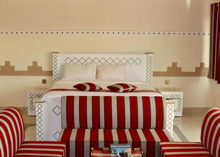 Room In Bungalow - Golden Palm Oasis - Royal Palm Suite