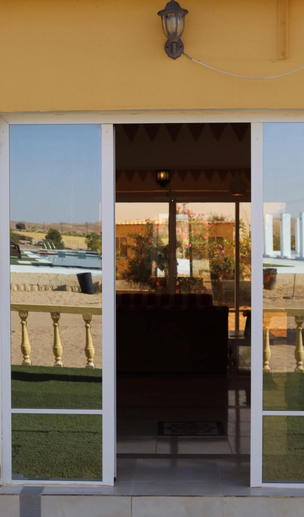In - Golden Palm Oasis - Royal Palm * Fulayj al Masha'ikh